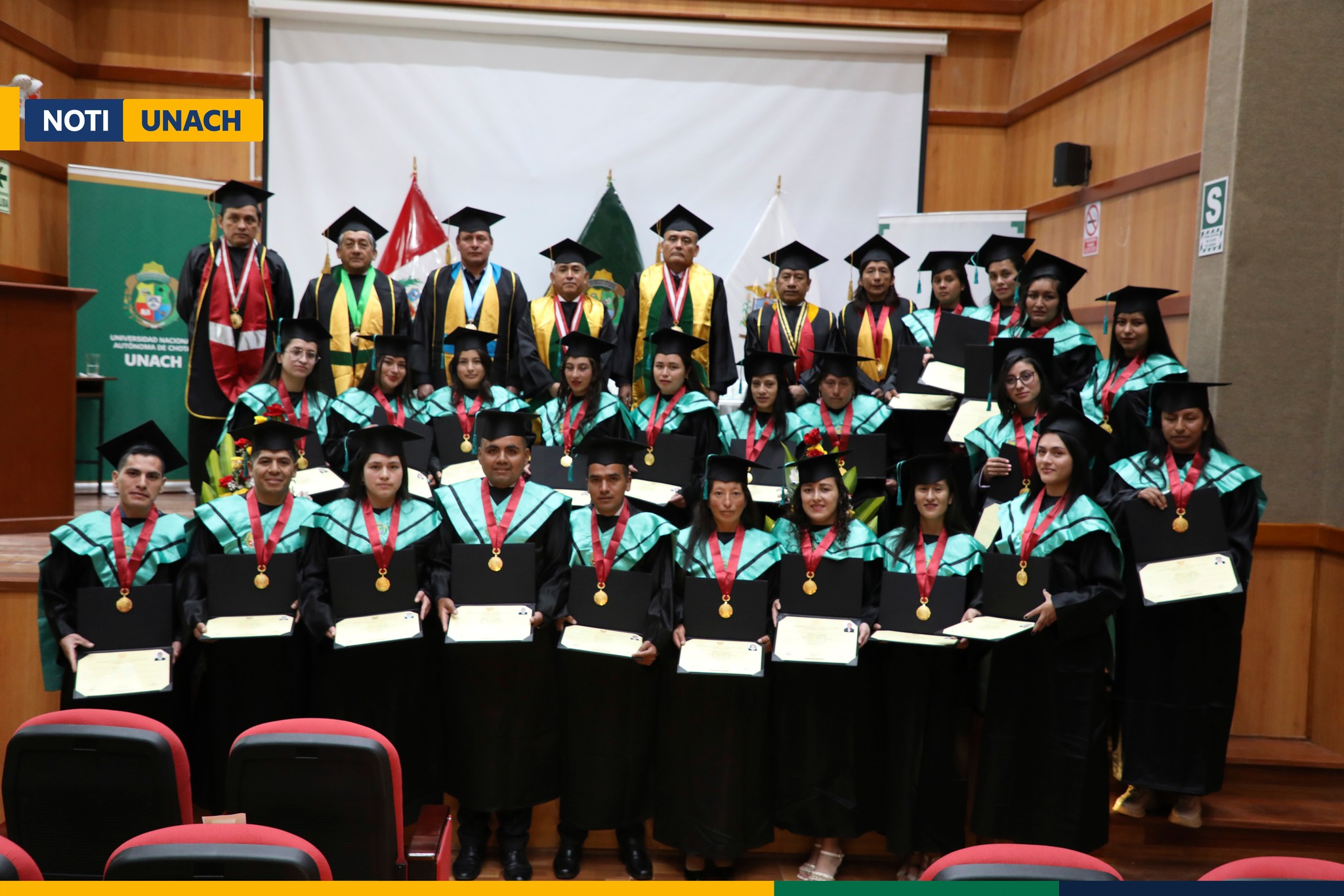 EGRESADOS DE LA UNACH OBTIENEN GRADO DE BACHILLER EN ENFERMERÍA