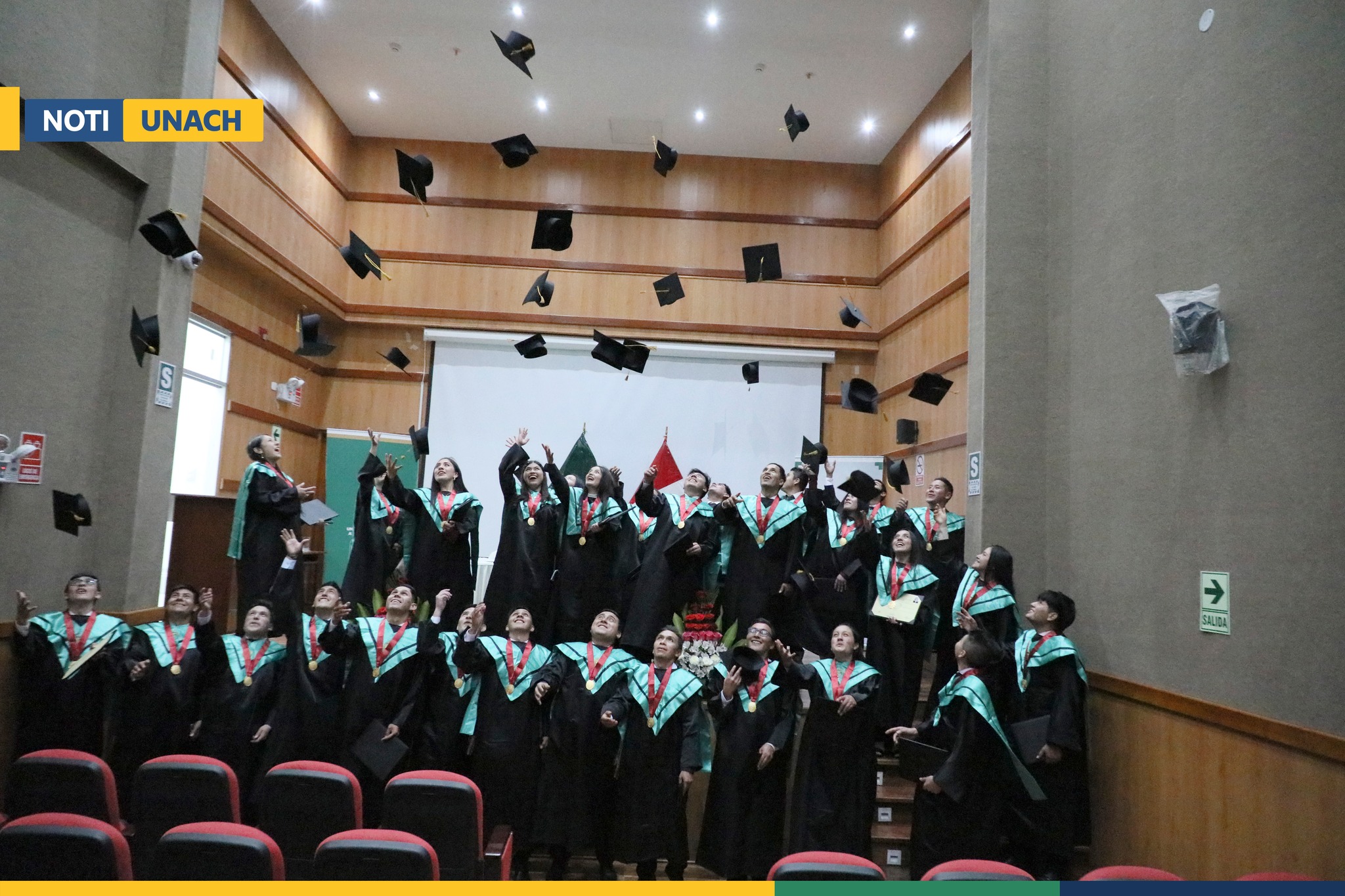 UNACH OTORGA TÍTULO PROFESIONAL A 32 EGRESADOS Y 22 GRADOS DE BACHILLER 